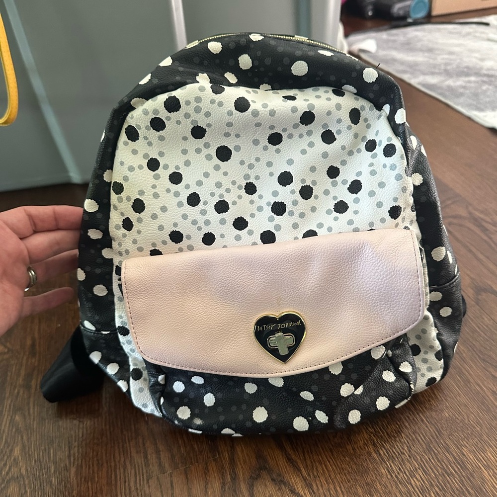 Betsey johnson used back bag